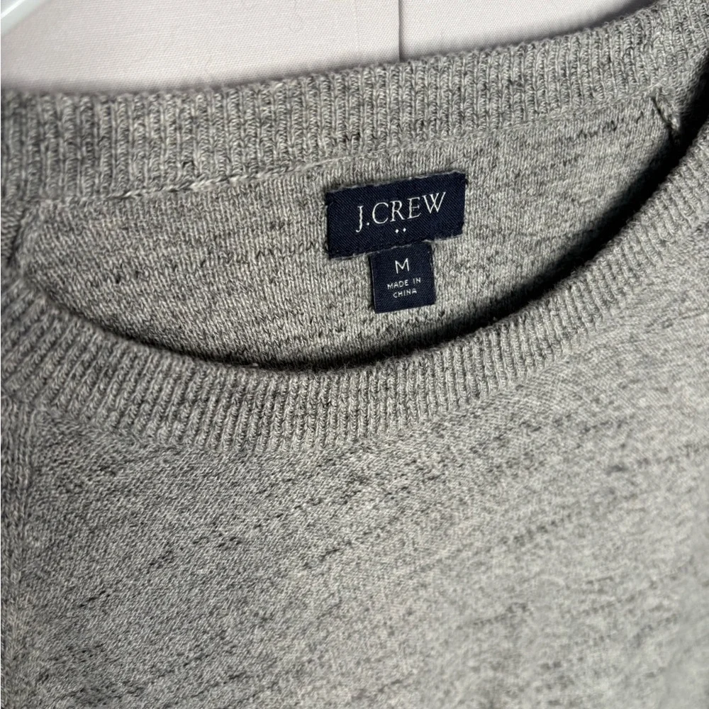 Crew Men's‎ Gray Crewneck Sweater Size M Medium Soft Knit Pullover